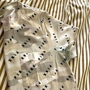 VS Pink campus crew tee